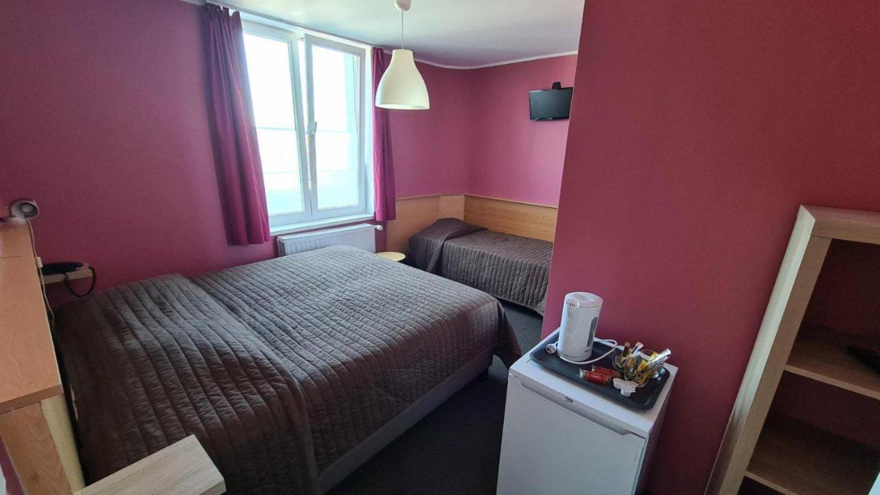 Hotel Melissa Peruwelz Экстерьер фото