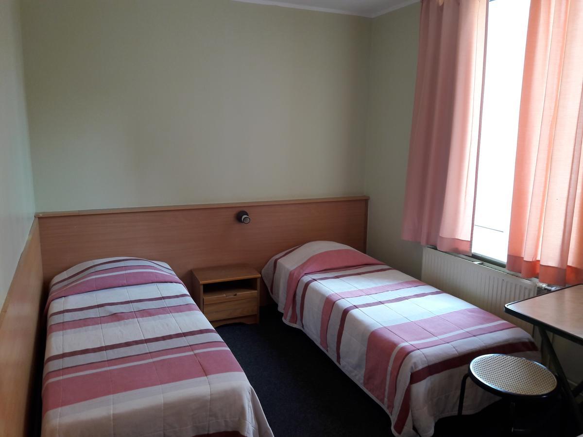 Hotel Melissa Peruwelz Экстерьер фото